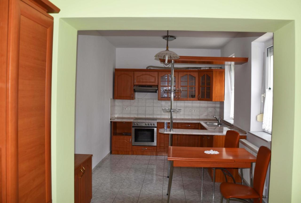 Pilikán Apartments Lenti Esterno foto